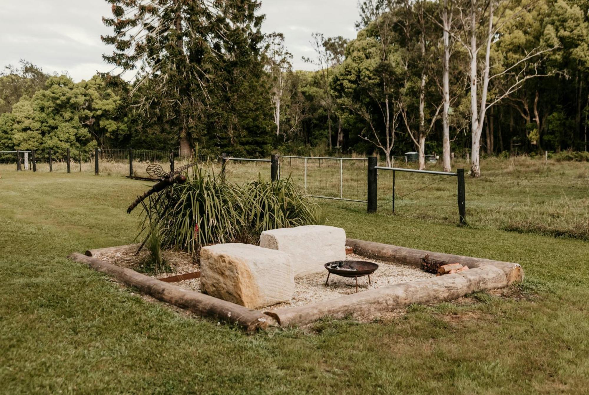 Contained In Nimbin Accommodation Buitenkant foto